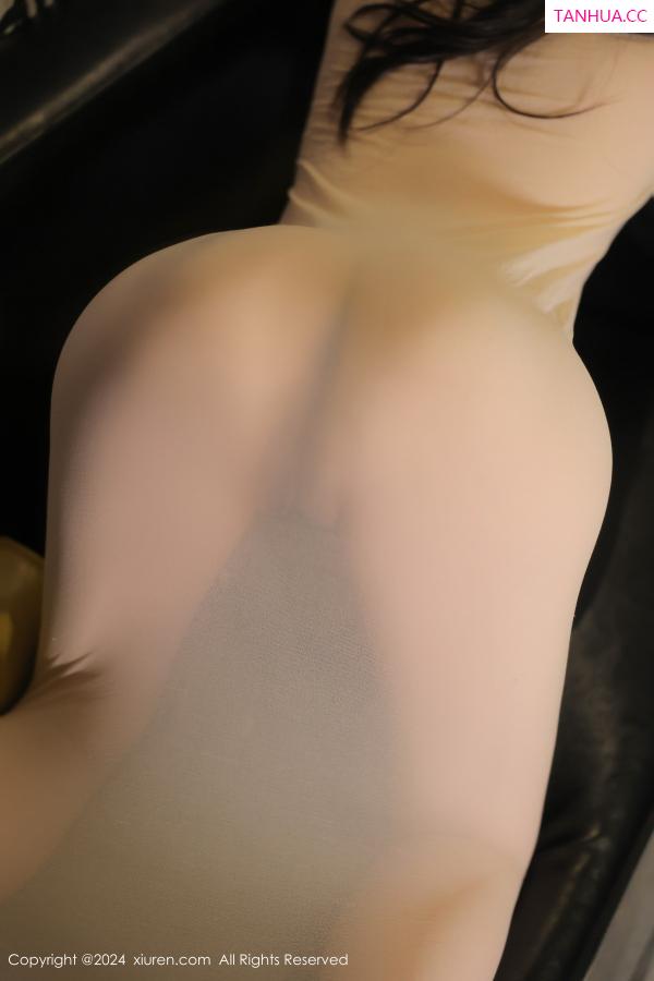 袁圆  [XiuRen]高清写真图 2024.08.27 No.9073 袁圆 丝袜美腿第28张图片